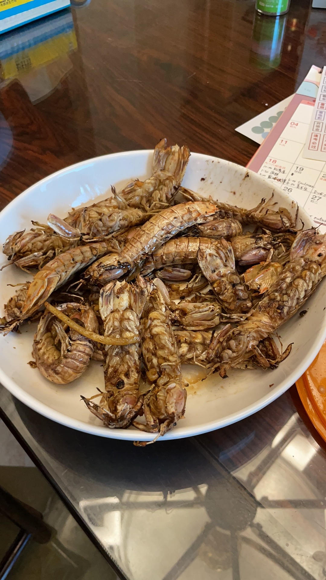 无油炸版的椒盐皮皮虾和巧拨虾壳的方法