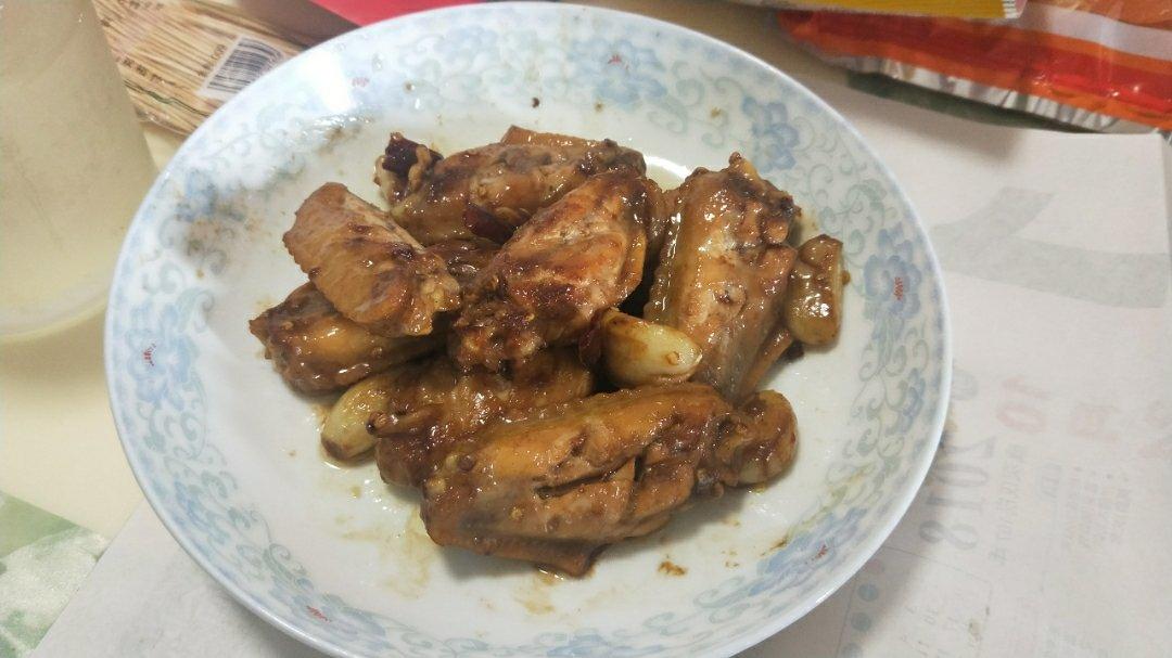 蒜香蚝油鸡翅中
