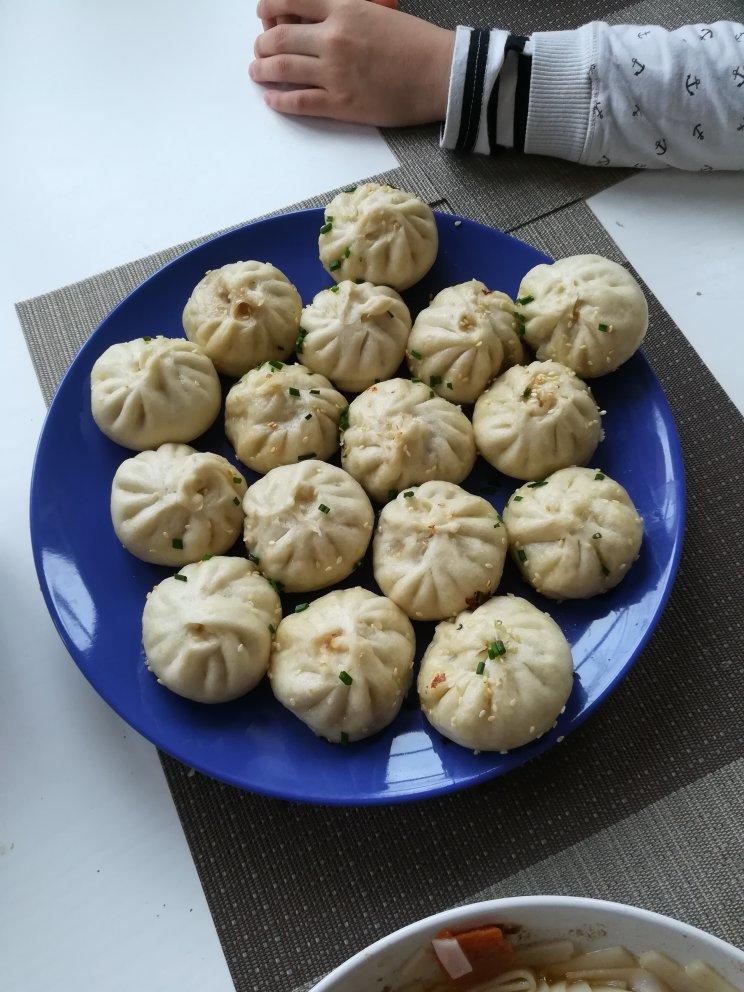 生煎包（新视频。猪肉韭菜莲藕生煎包）