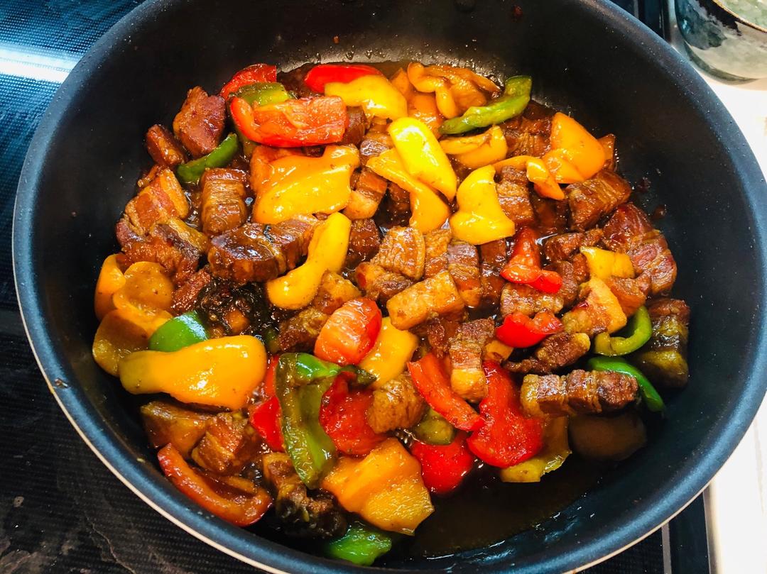 彩椒五花肉（红烧肉）