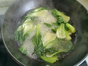 炎夏清炒小油菜的做法 步骤3