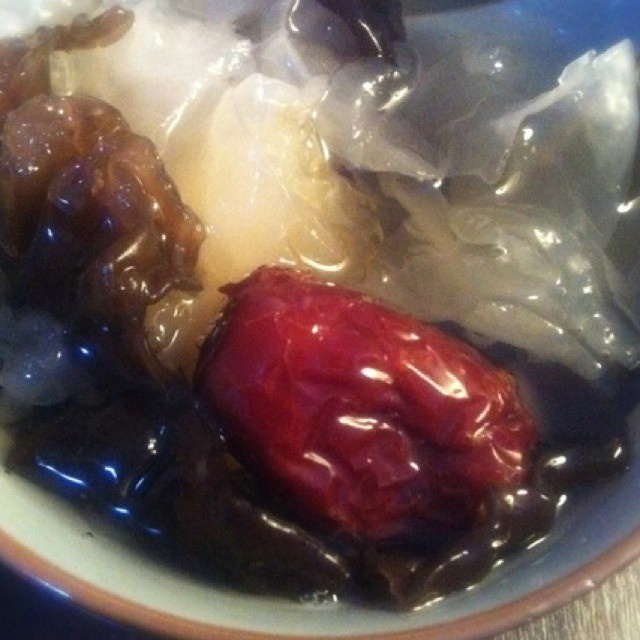 双耳蜜梨汤