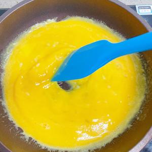 三星厨师的黄油炒蛋的做法 步骤3