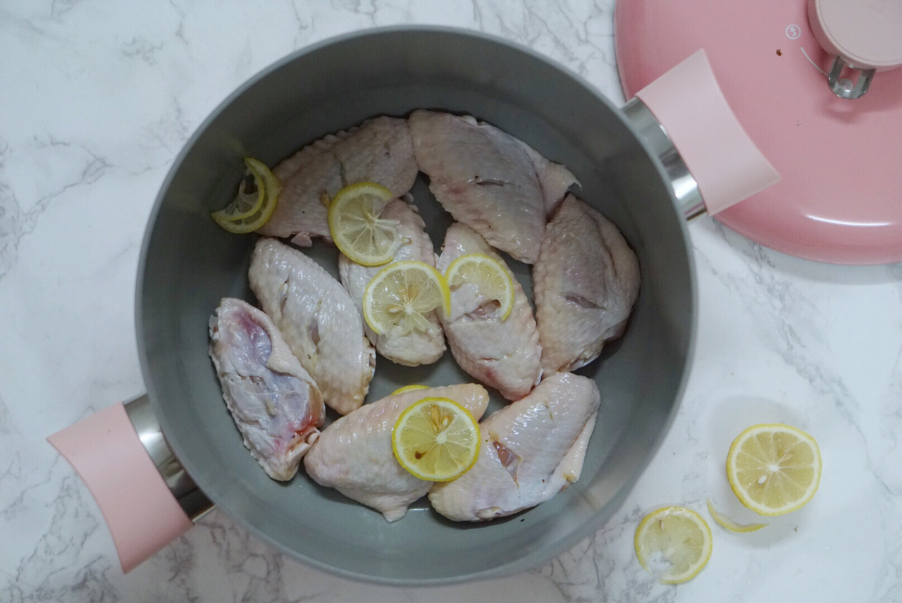 柠香盐煎鸡翅——【灵菲尔淘气锅】的做法 步骤5