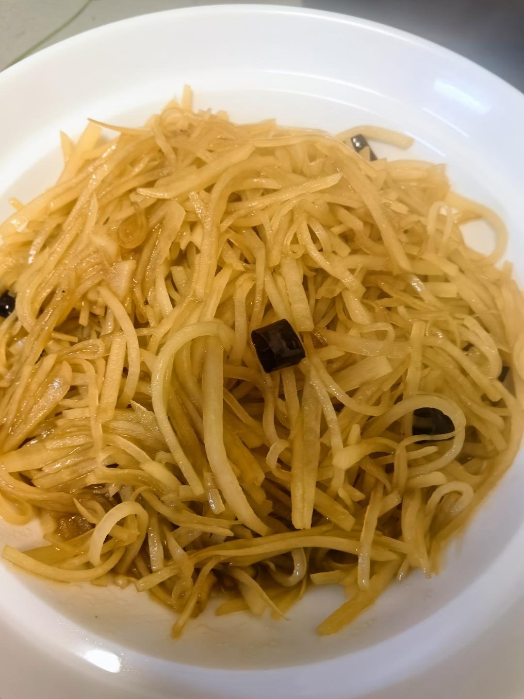 酸辣土豆丝的家常做法 超级下饭