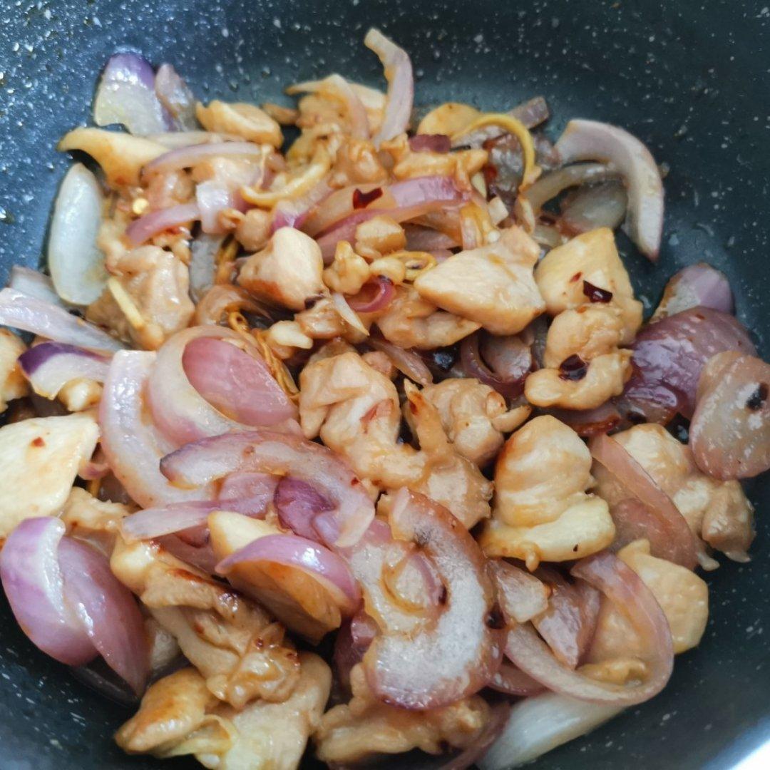 洋葱炒鸡