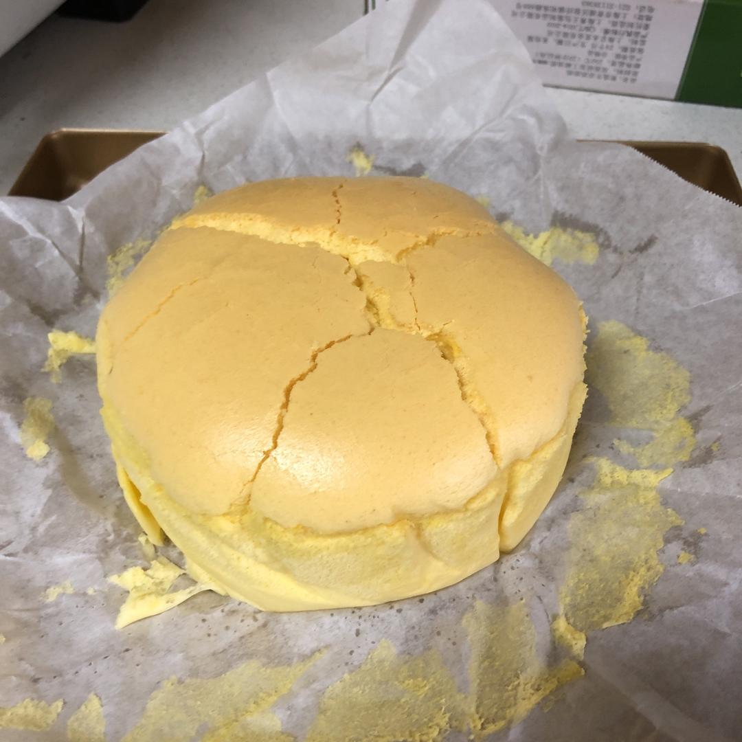 【烘焙小笔记】软乎乎古早味戚风蛋糕（成功率高）