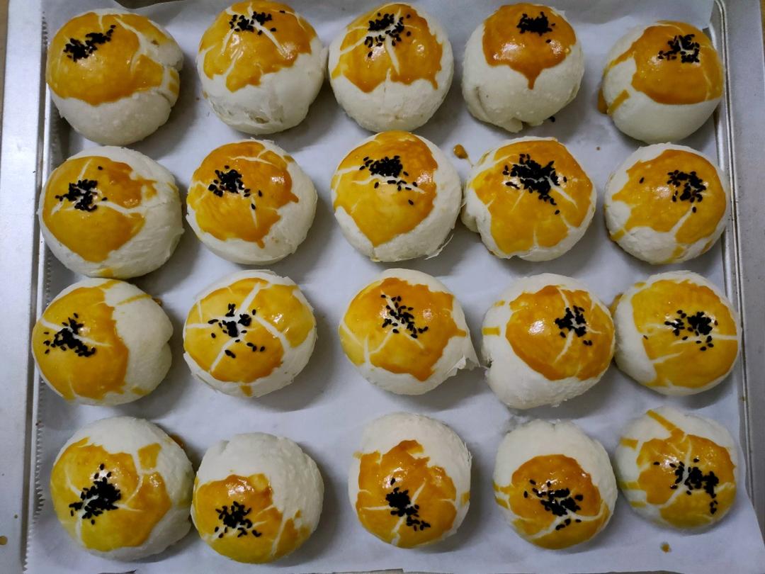 酥到炸的肉松麻薯蛋黄酥（万能酥皮）