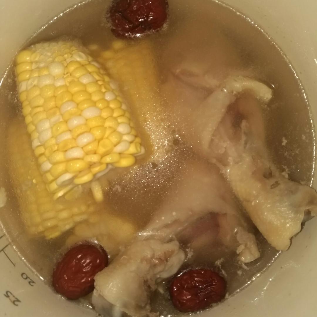 玉米大枣鸡汤