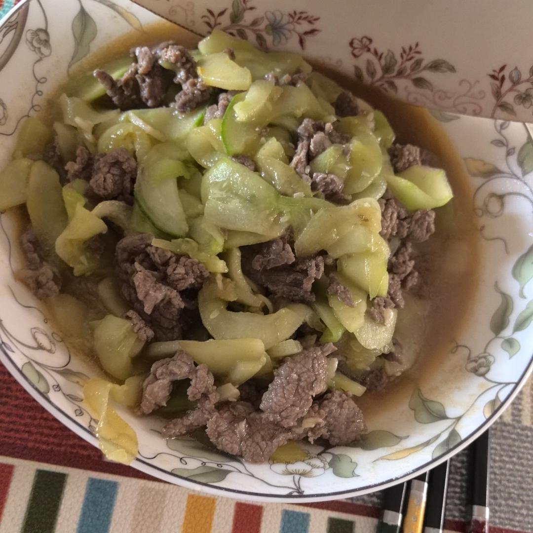 牛肉这样炒，简单又清爽｜黄瓜小炒牛肉