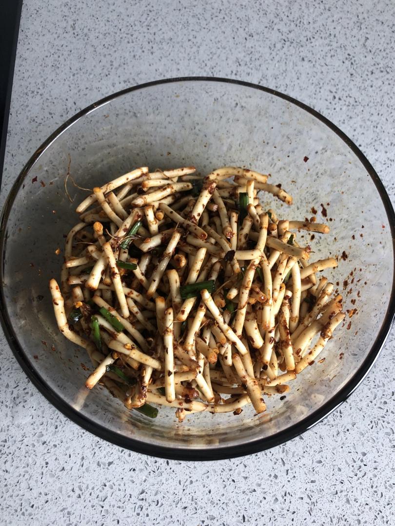 凉拌折耳根（鱼腥草）