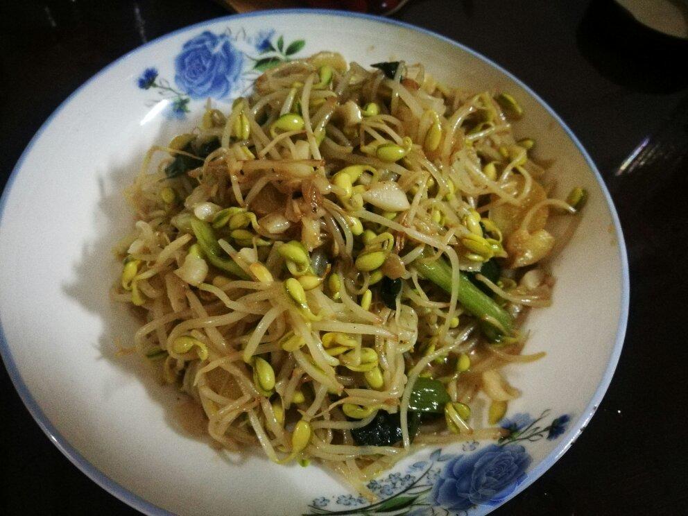 厨师长教你：“炝炒绿豆芽”的家常做法，味道非常赞