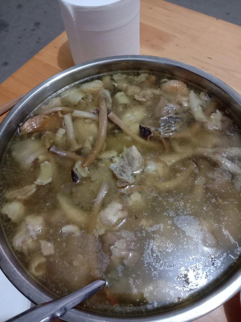 菌菇土鸡汤