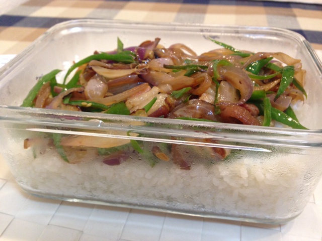 腊肉尖椒炒洋葱