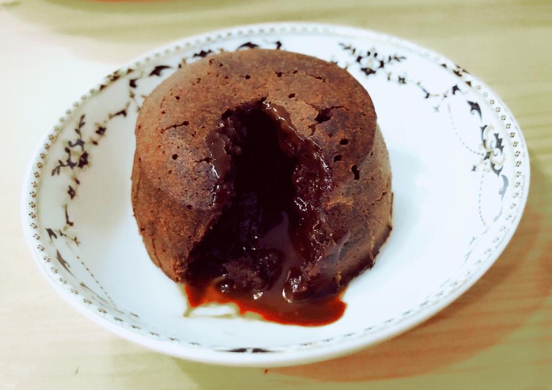 怎么烤都会爆浆的甘纳许熔岩蛋糕