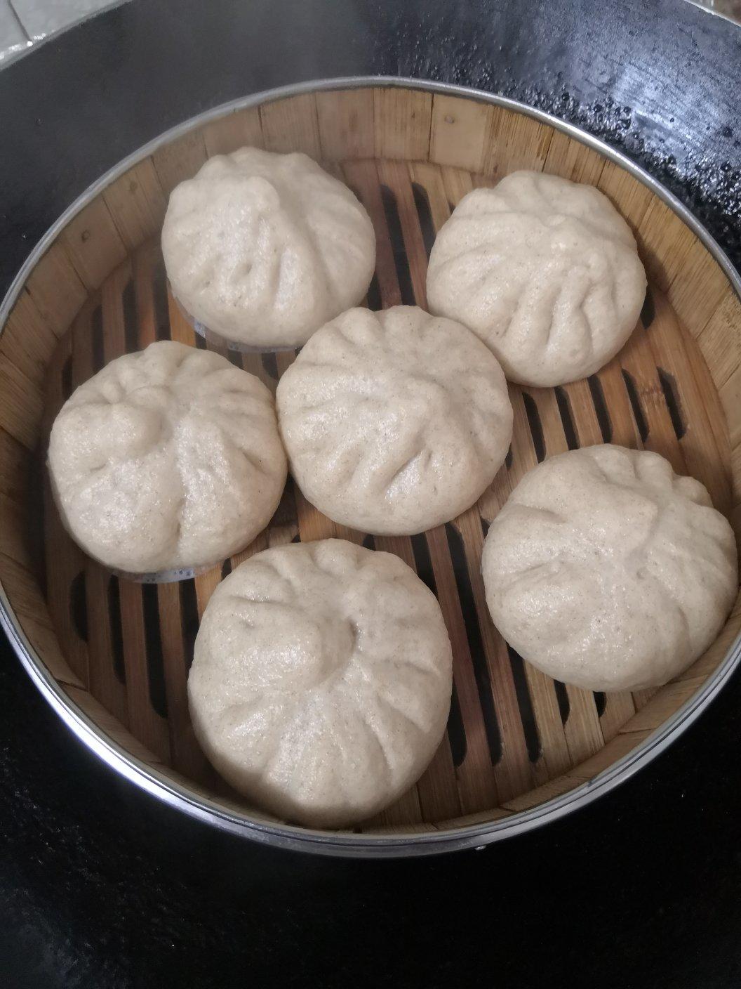 菜干猪肉包