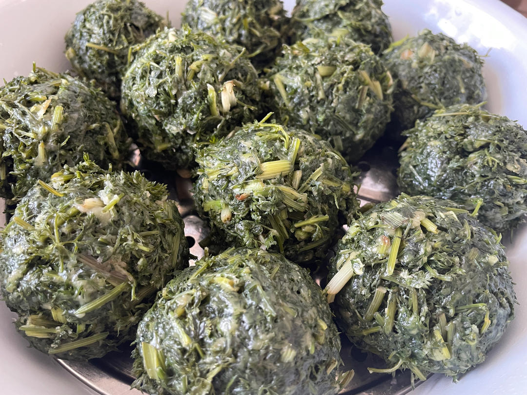 荠荠菜团子