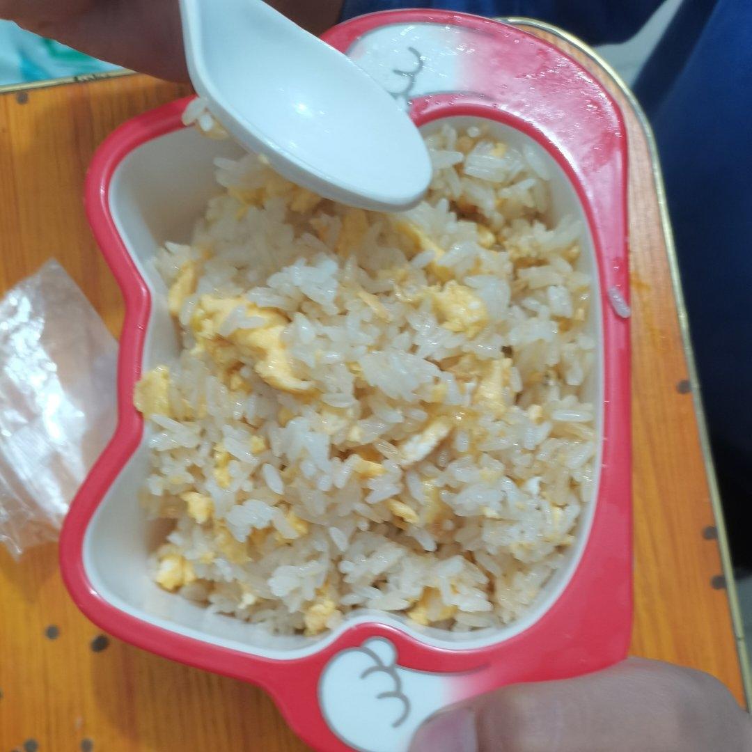 鸡蛋炒米饭（蛋炒饭）
