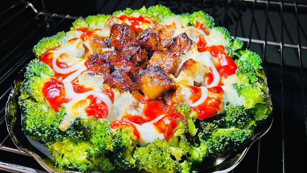 西兰花芝士焗牛仔粒