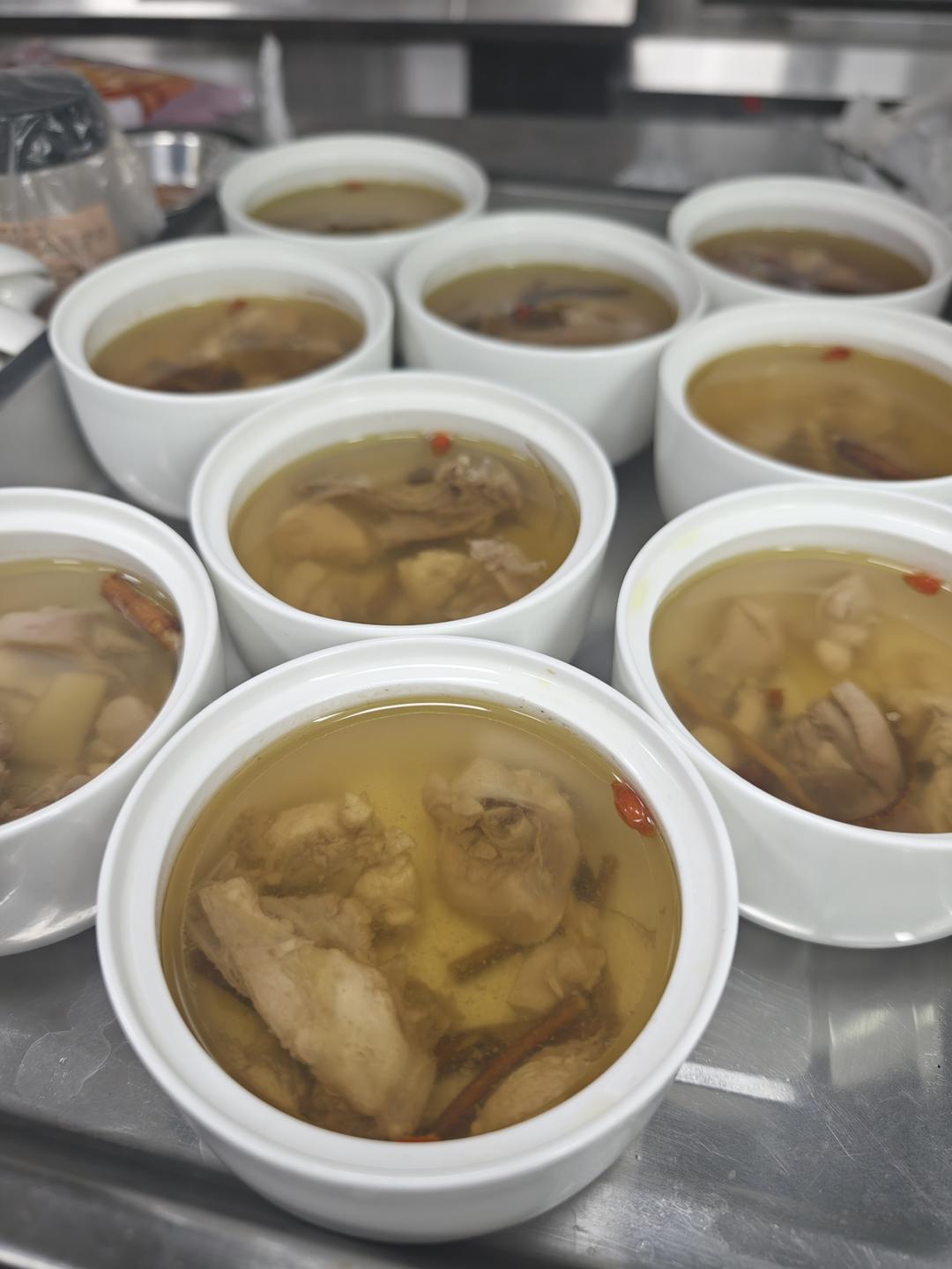 五指毛桃炖鸡汤（汤品）的做法