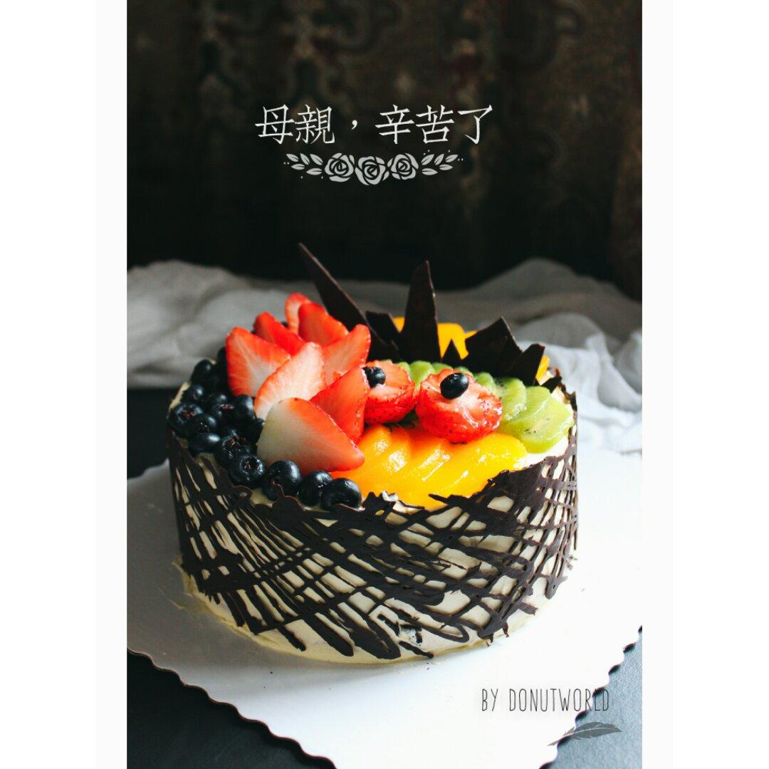 奶油水果装饰蛋糕