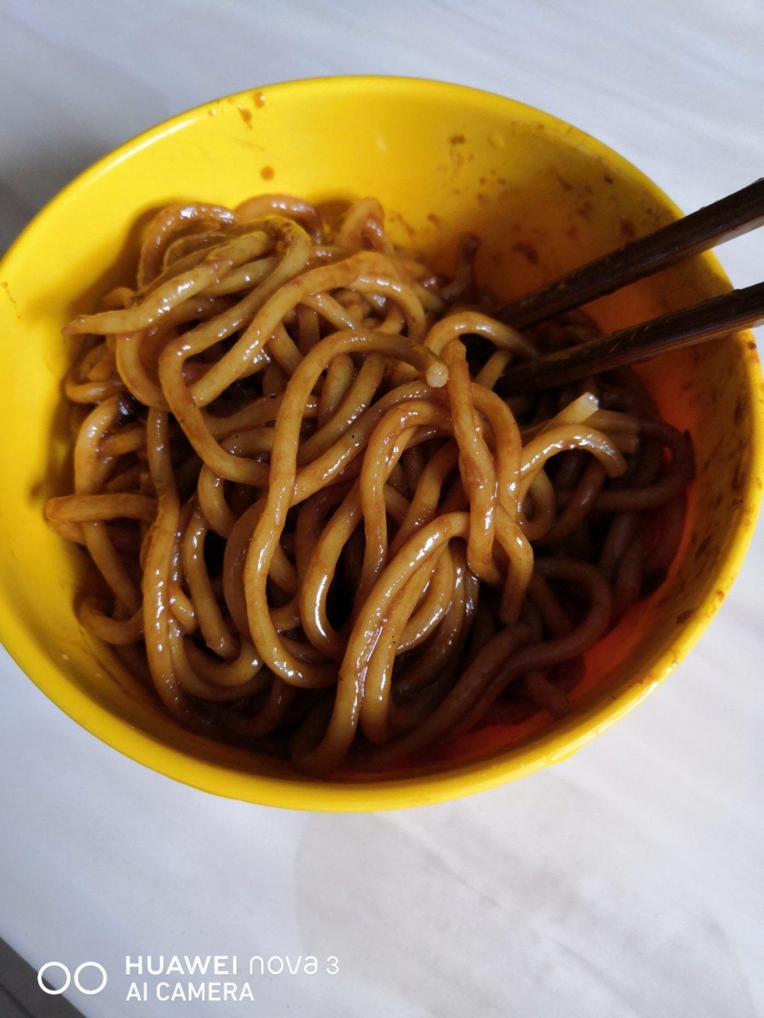 10分钟搞定的一碗葱油拌面