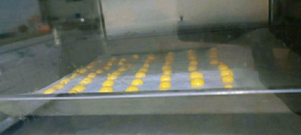 入口即化的无添加蛋黄溶豆