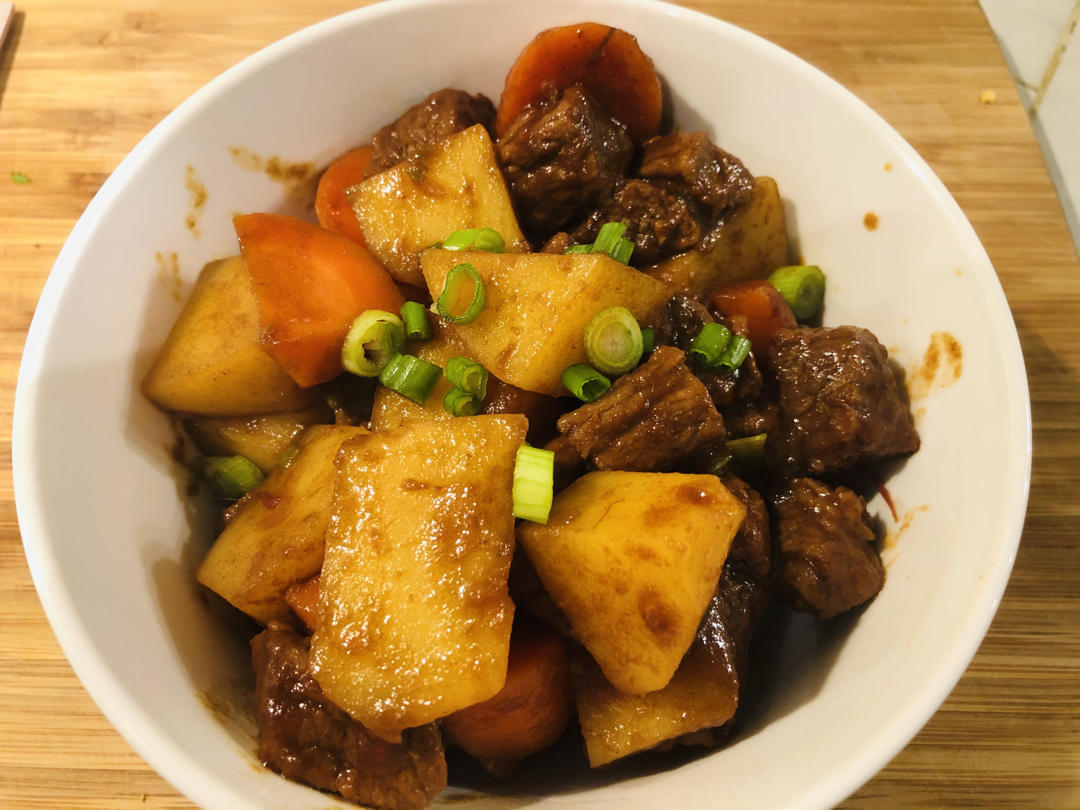 红烧牛肉土豆 （独家秘制）