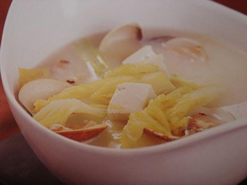 花蛤豆腐白菜汤的做法