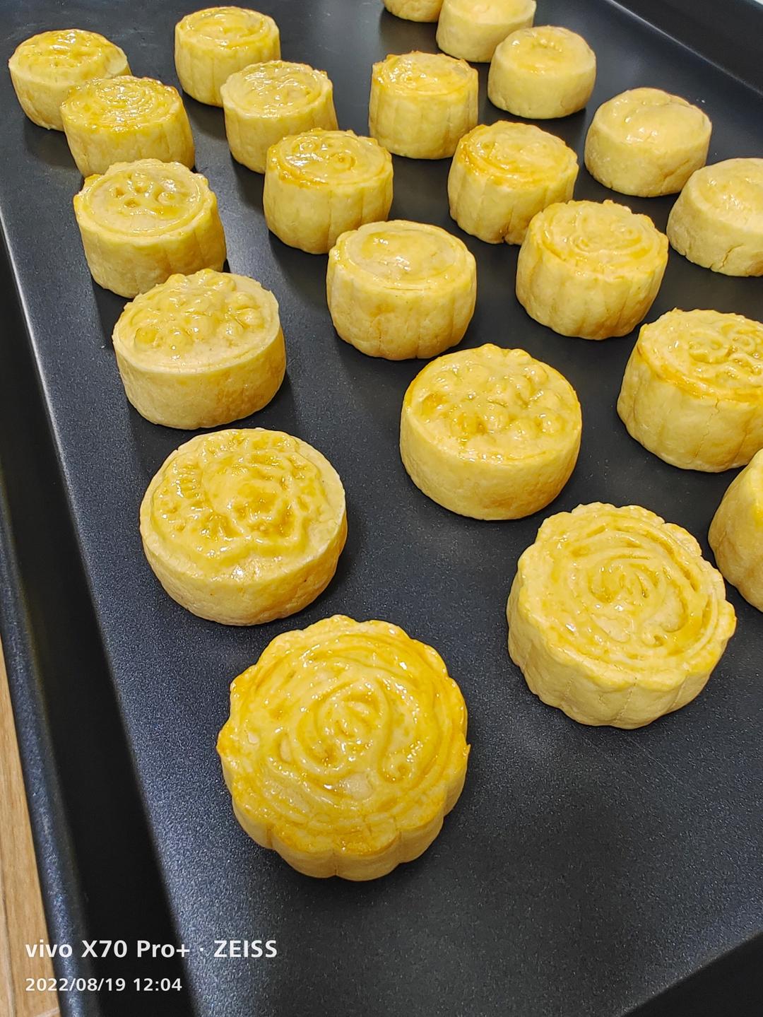 超详细图解版--流心奶黄月饼