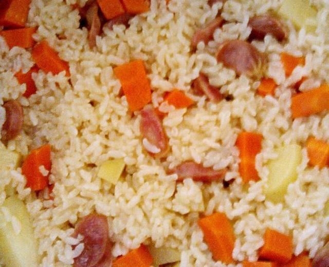 电饭煲腊肠米饭(超简单)的做法