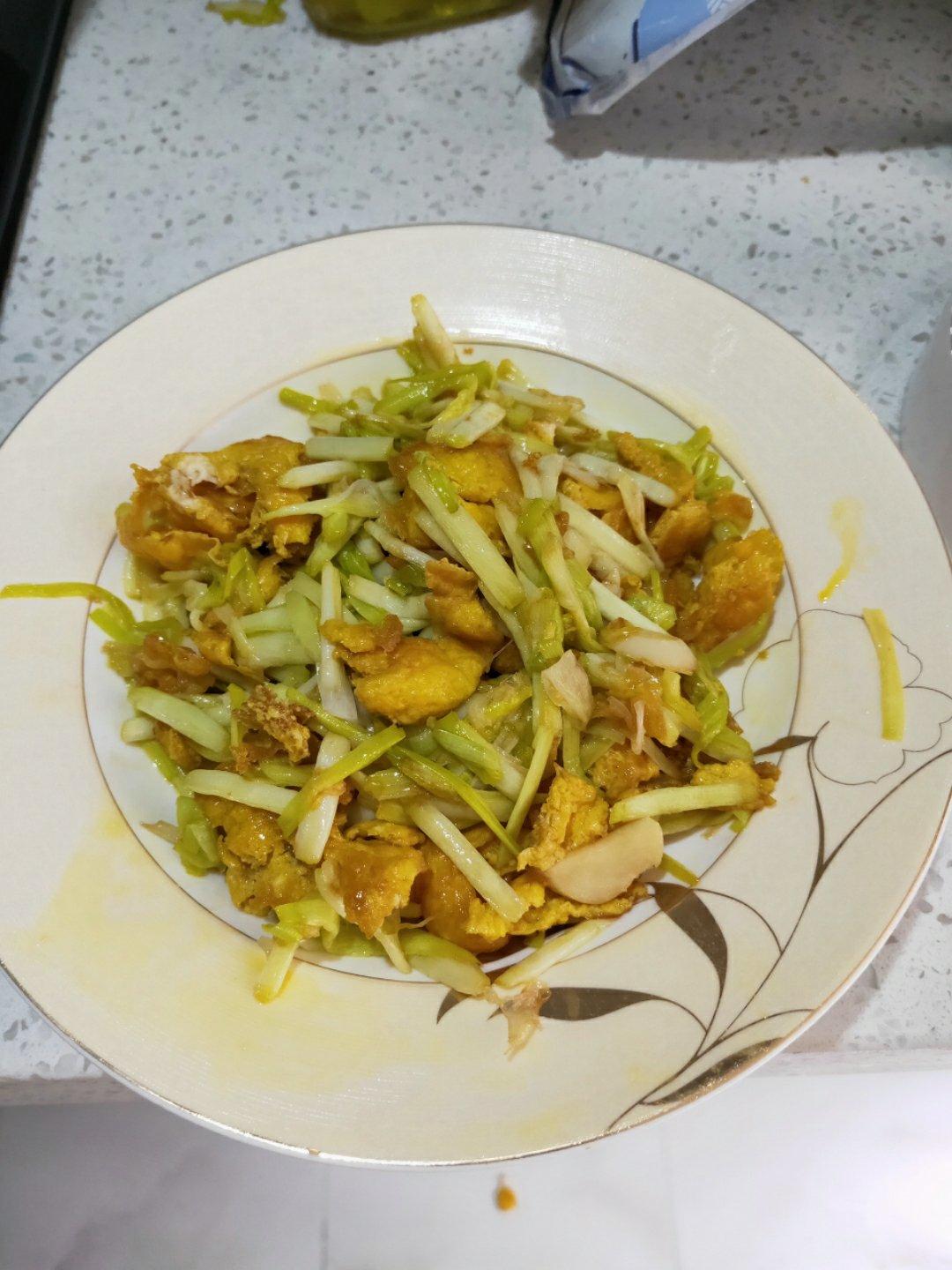 韭菜黄炒鸡蛋