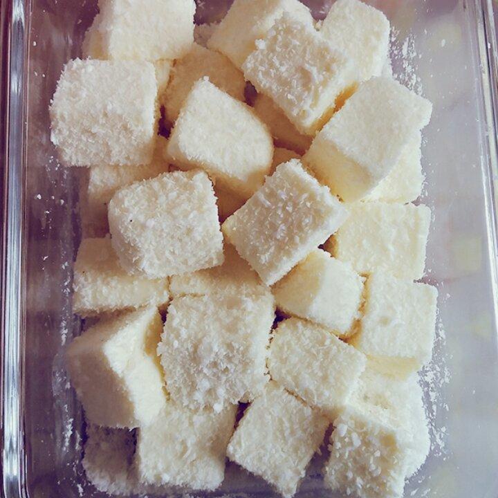 完胜85度C牛奶椰丝小方