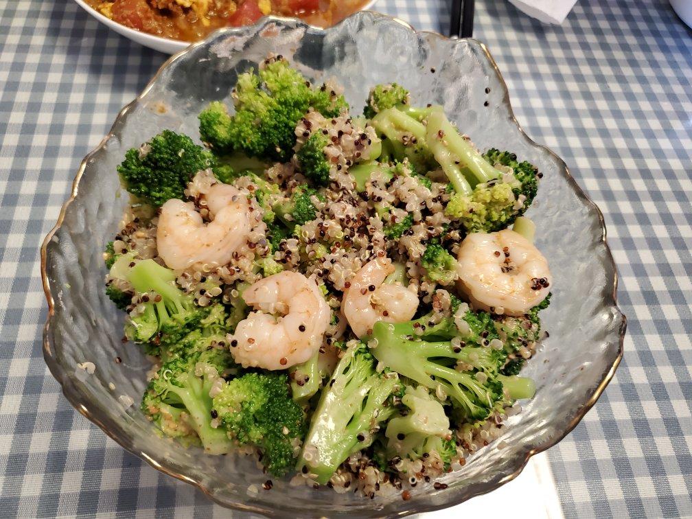 藜麦橙子西兰花沙拉.Quinoa,orange and broccolini salad.