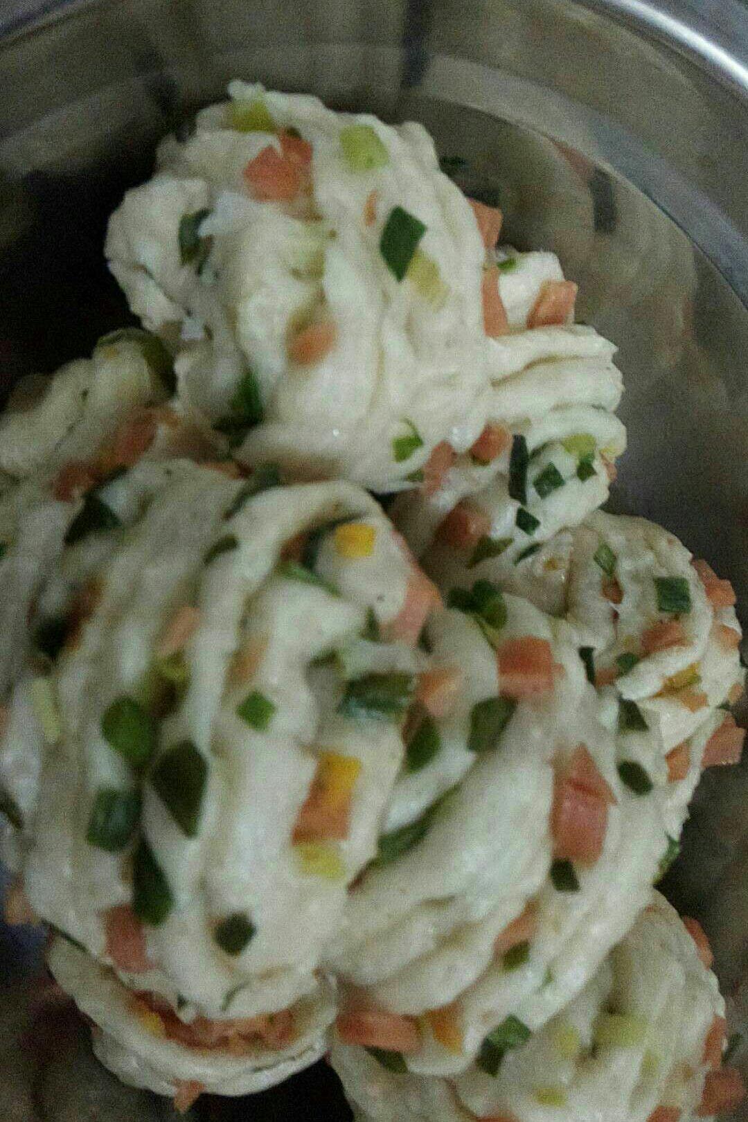 最好吃的火腿葱香花卷—附让葱不变黄的小窍门