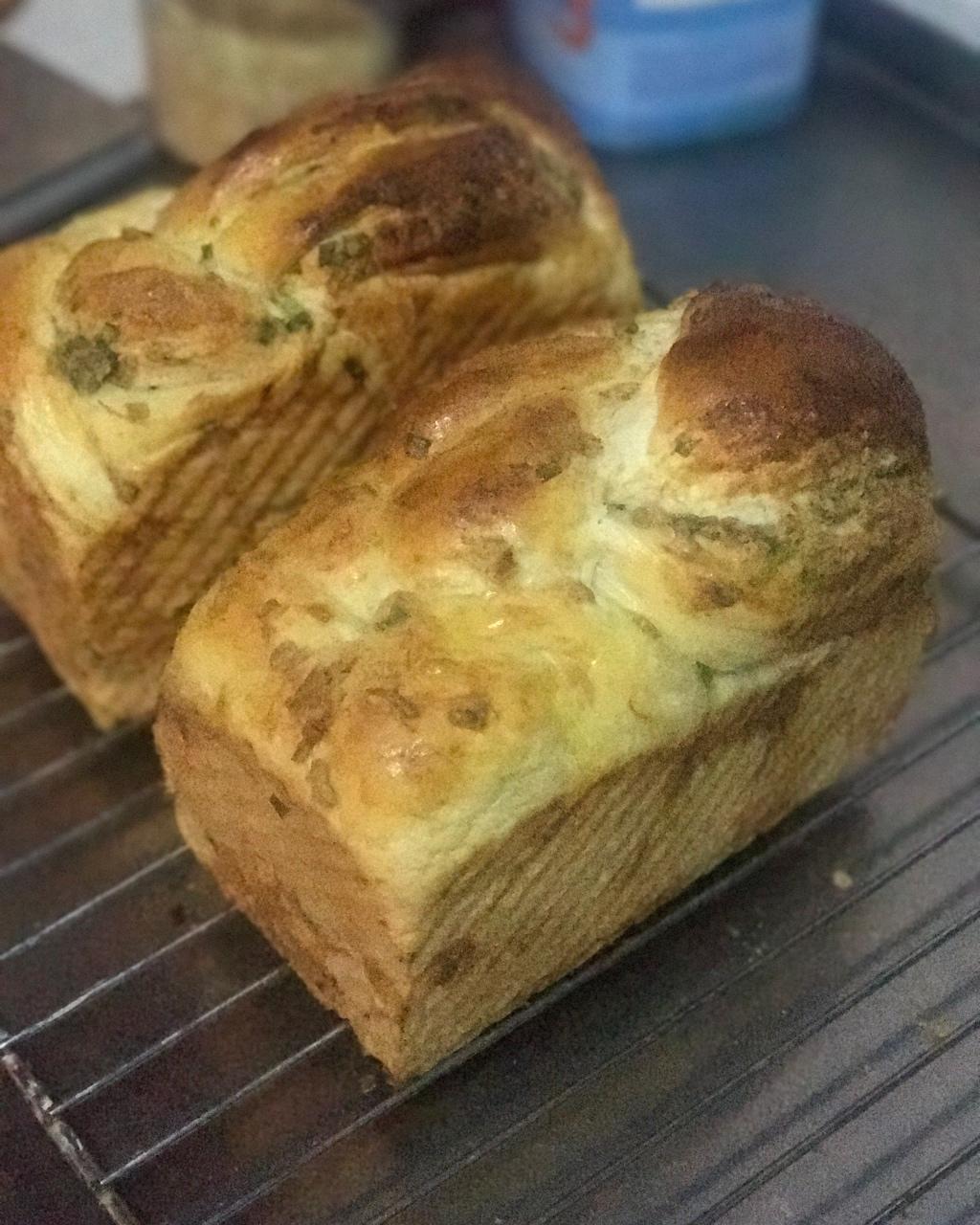香葱肉松手撕吐司