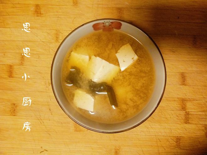 简易的海带豆腐味增汤~的做法