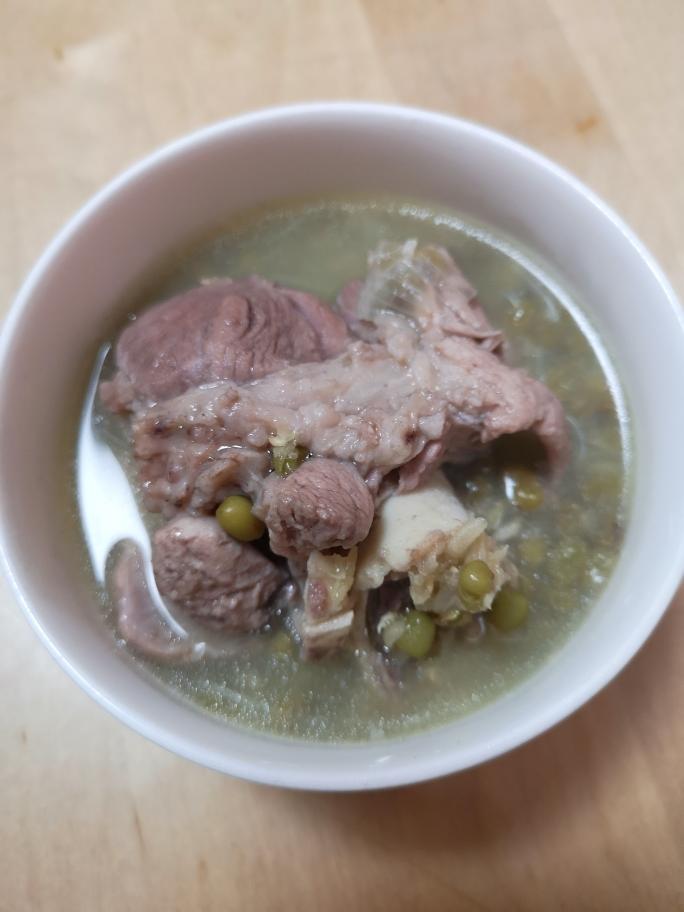 筒骨绿豆汤的做法