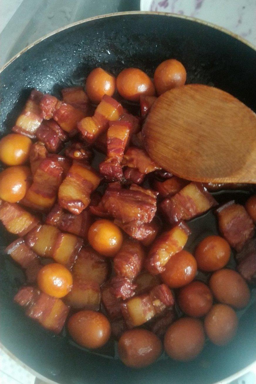 不放油的红烧肉+鹌鹑蛋