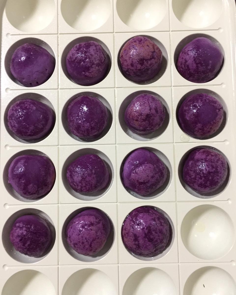 紫薯芝麻球