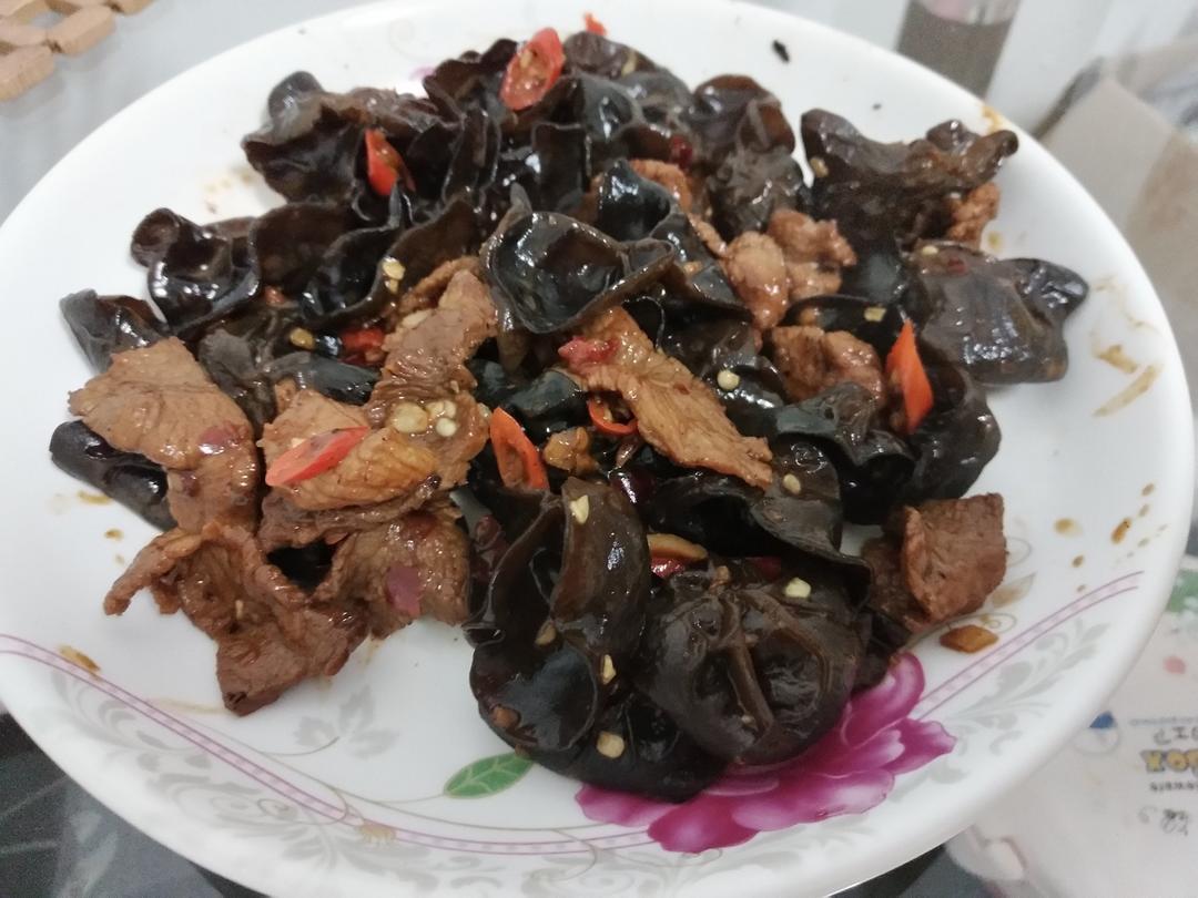 超下饭的木耳炒肉