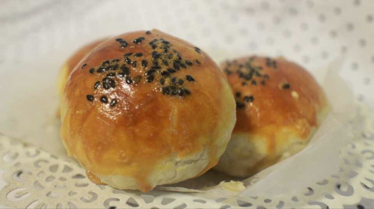 泳式鲜肉榨菜月饼