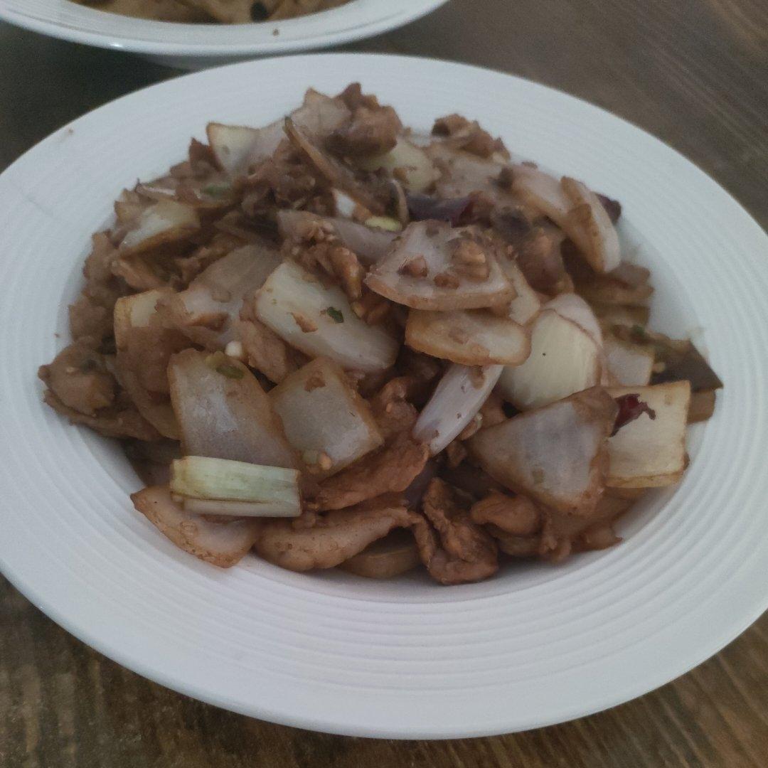 色香味俱全的洋葱炒肉