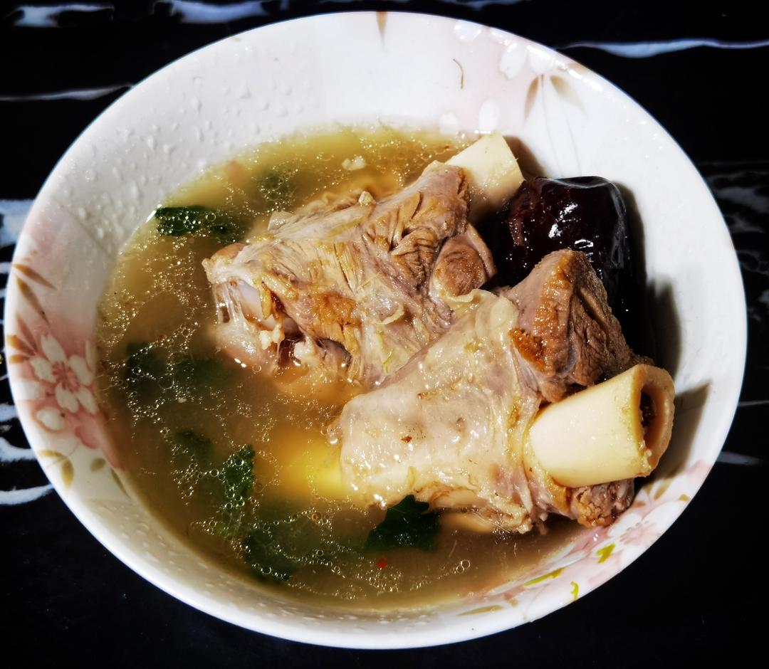 清汤羊小腿