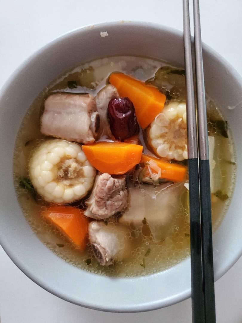 连吃三碗的玉米山药排骨汤