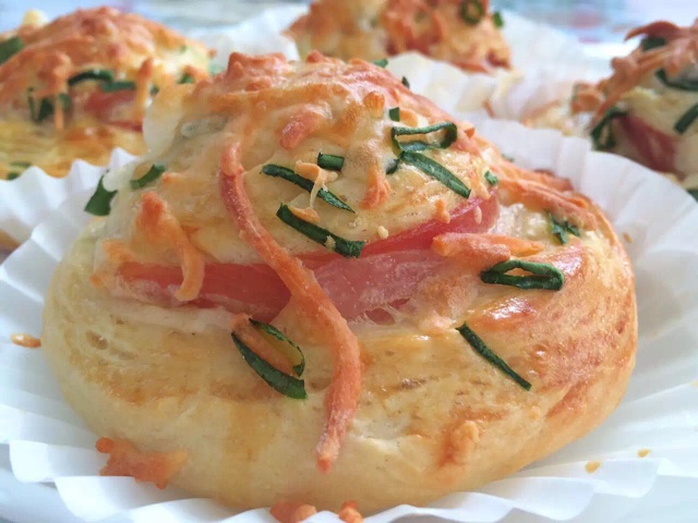 火腿芝士面包卷