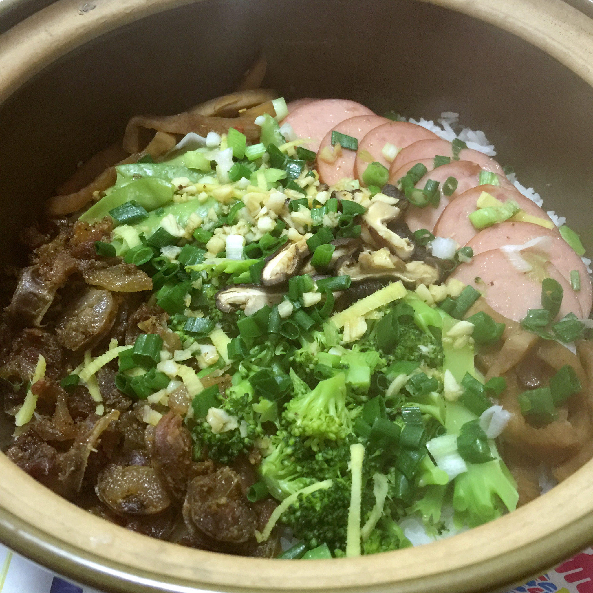 香肠煲仔饭