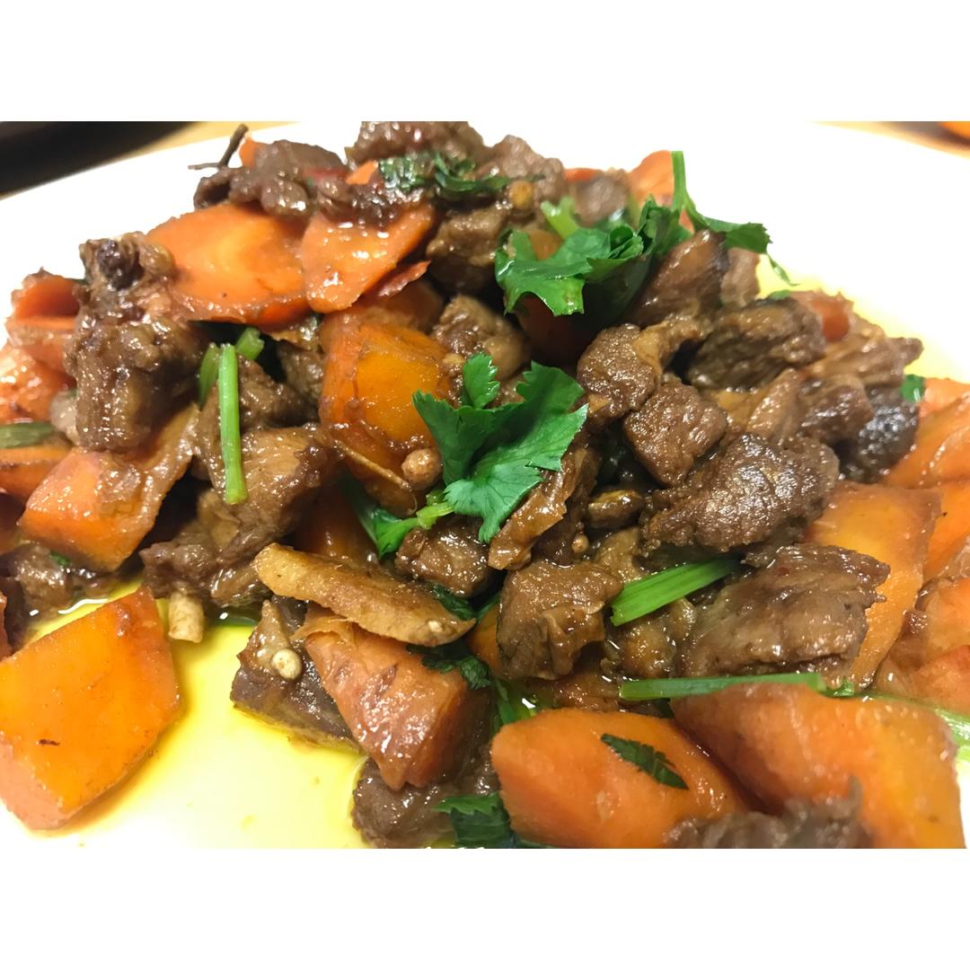 红焖羊肉炖胡萝卜