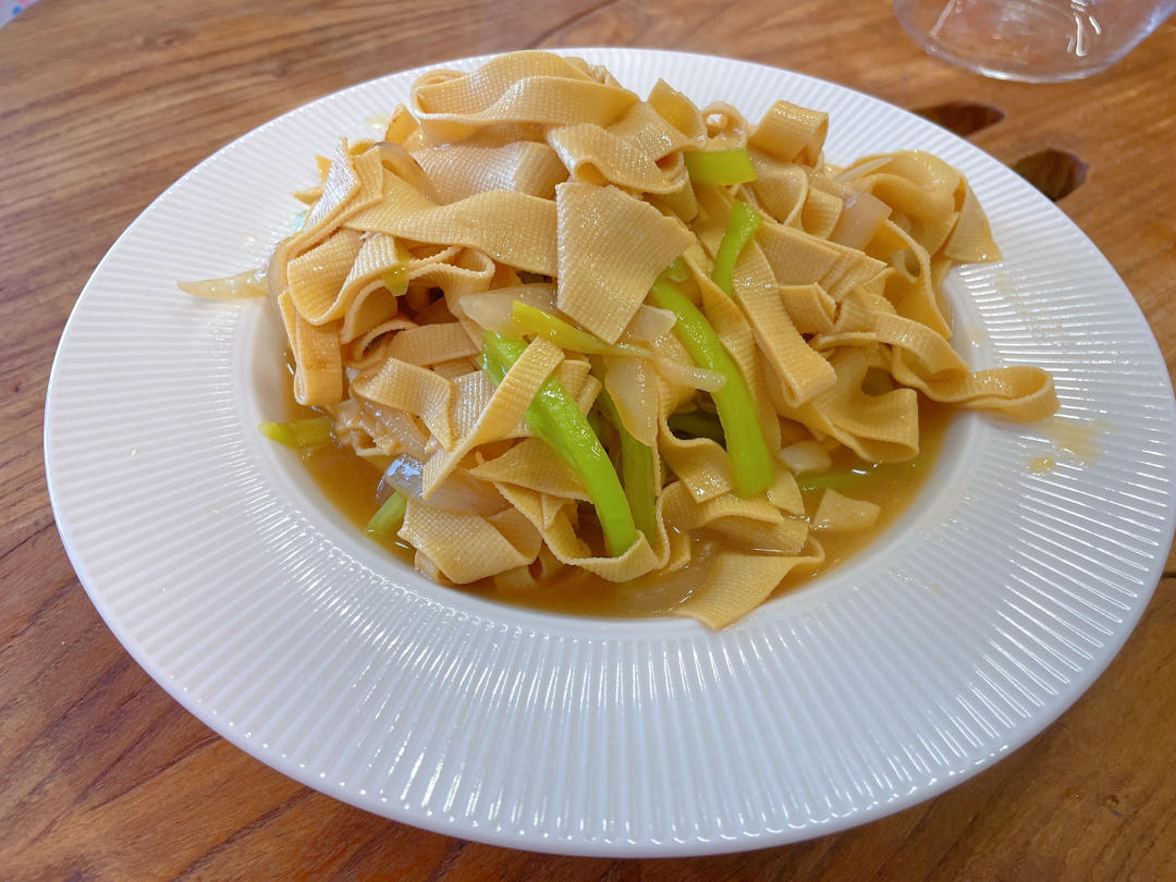 青椒炒豆皮