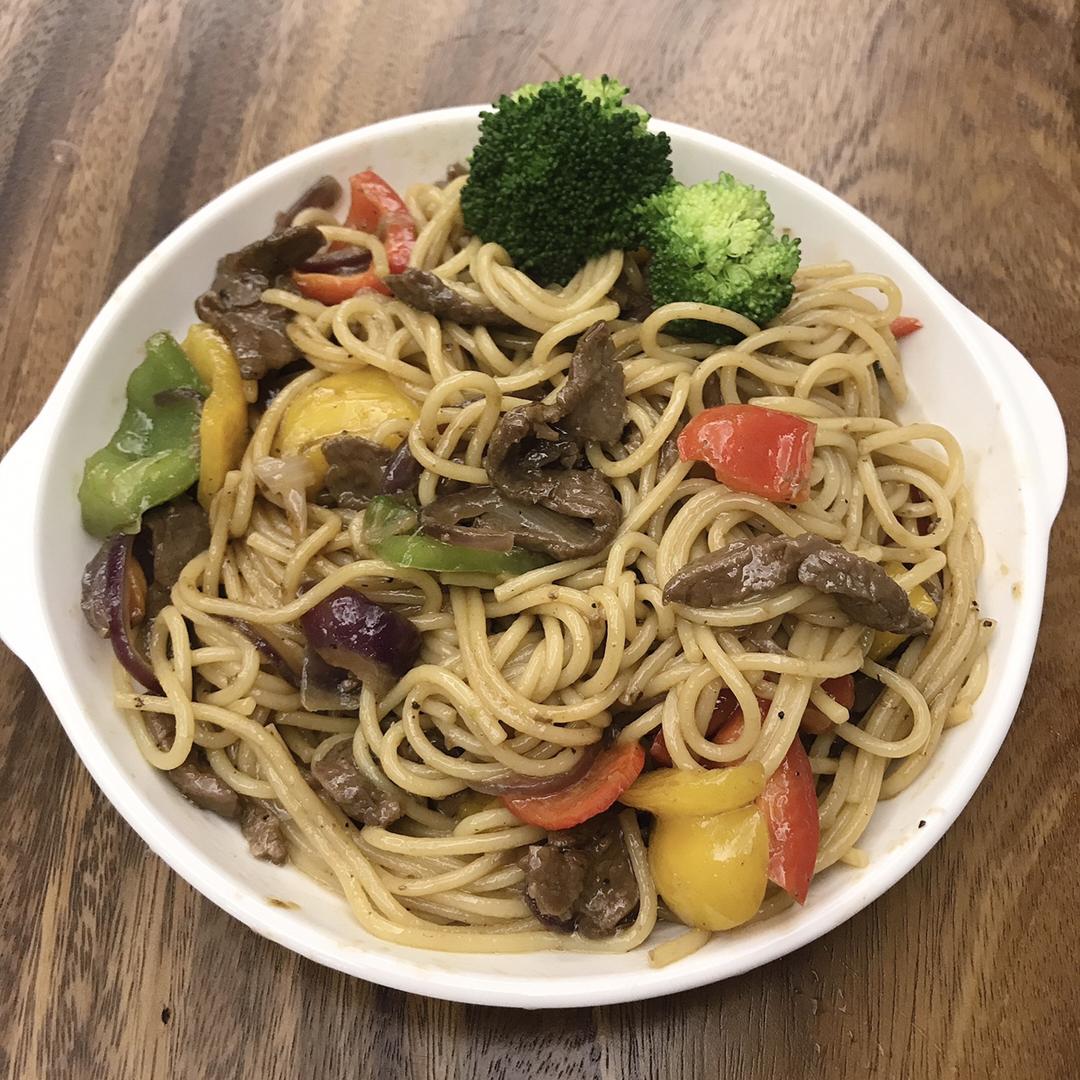 黑椒牛肉炒意大利面